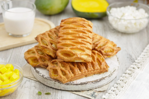 Слойка (мини) с мангово-творожной 90 гр/шт, 48 шт/кор, 5949,Черемушки